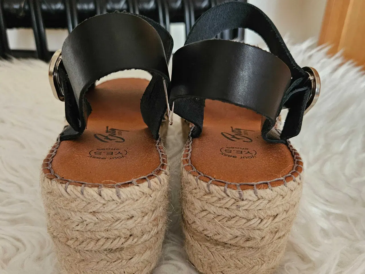 Billede 3 - FLOTTE NYE SANDALER 