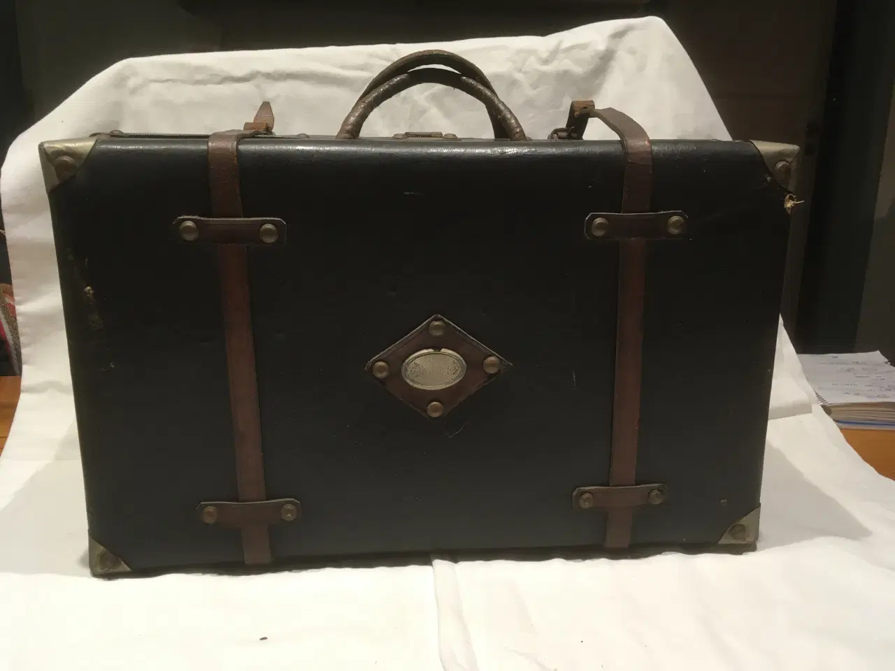Billede 1 - Antik kuffert