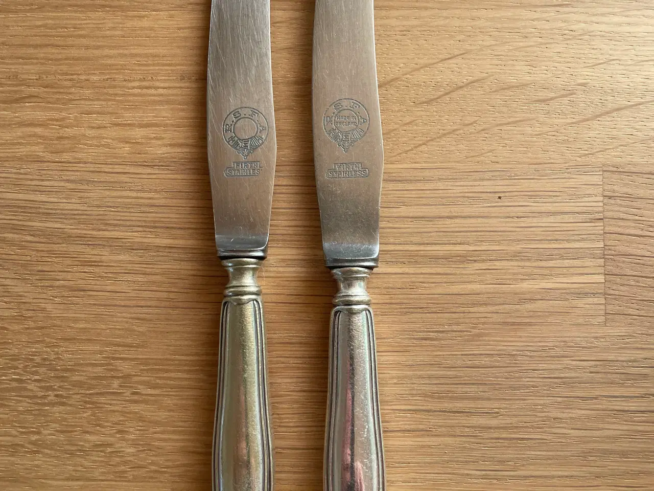 Billede 1 - Dobbeltriflet Bordknive to-tårnet pletsølv