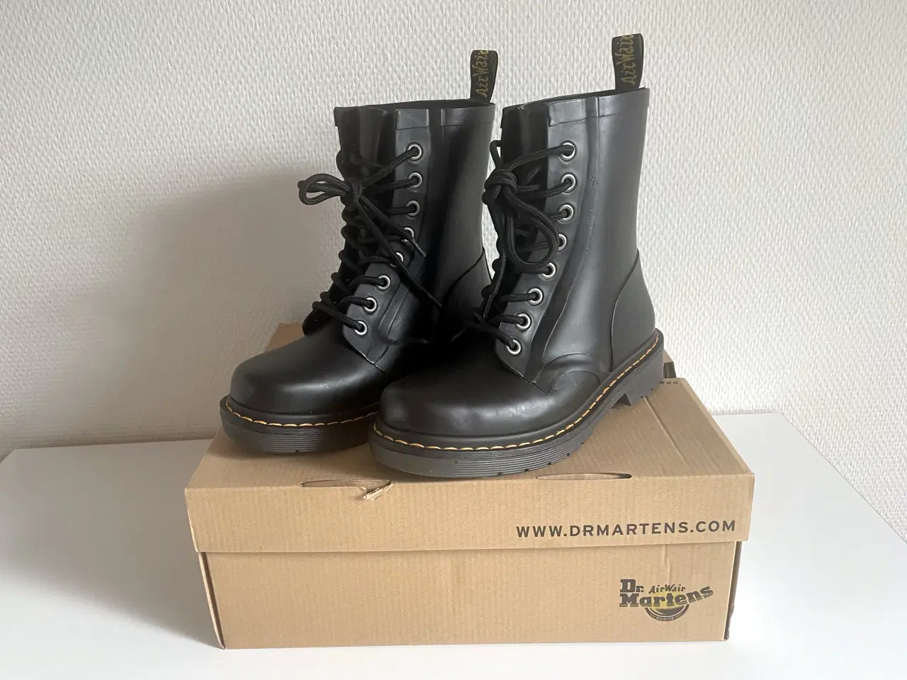 Billede 2 - Dr. Martens gummistøvler 