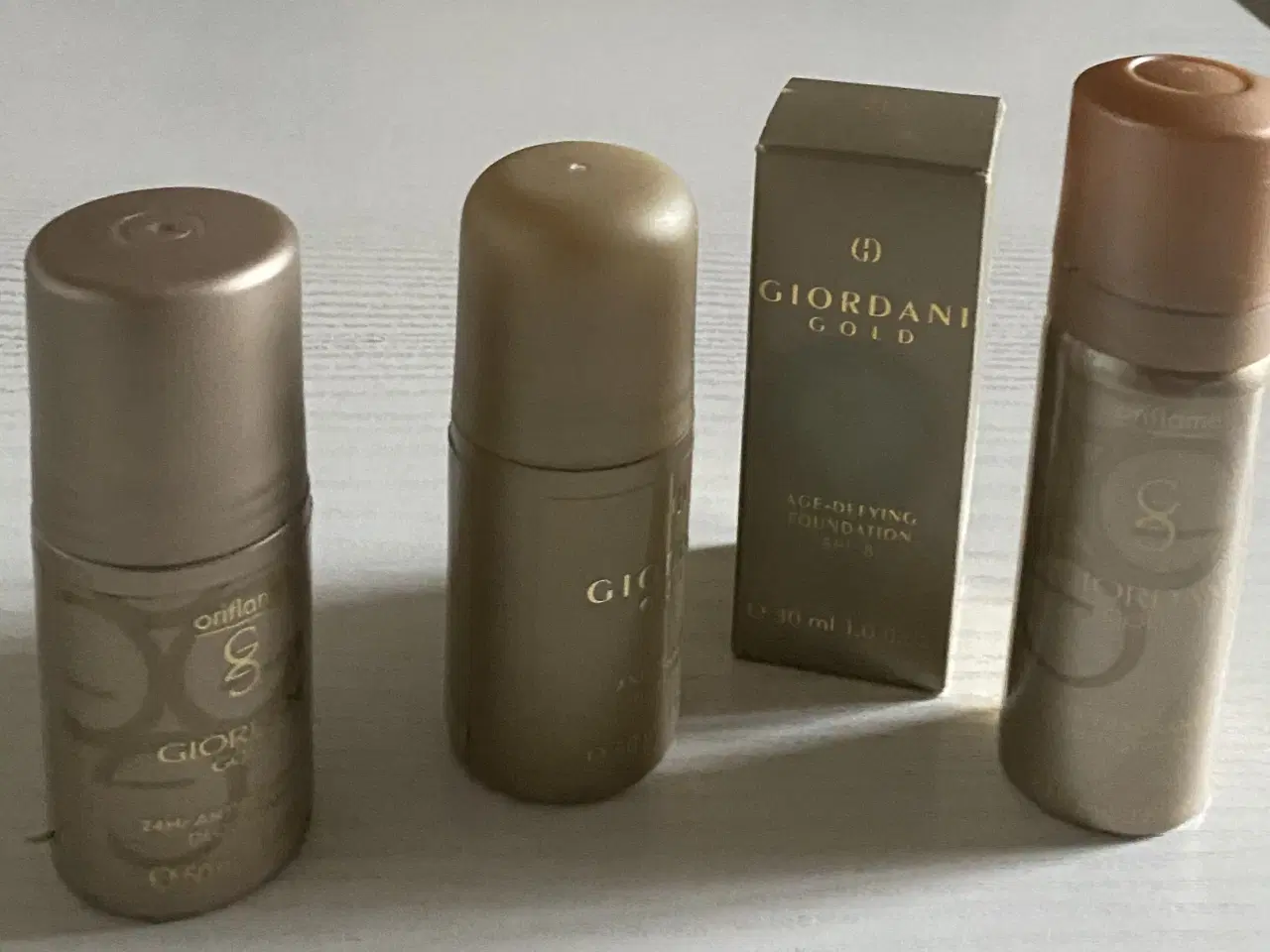 Billede 2 - Foundation/Deodoranter, Giordani Gold