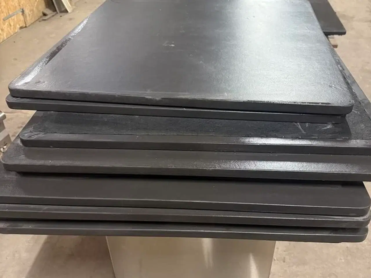 Billede 5 - 12 stk. Kunstlæder bordplader 80*80 (MOMSFRI)