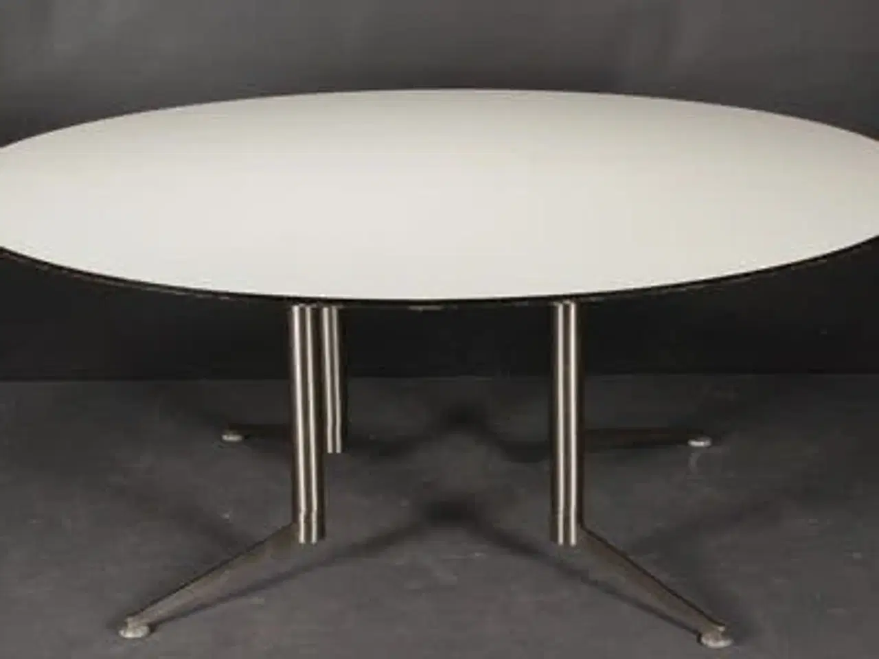 Billede 1 - Paustian  Bord Spinal Ø180 cm.