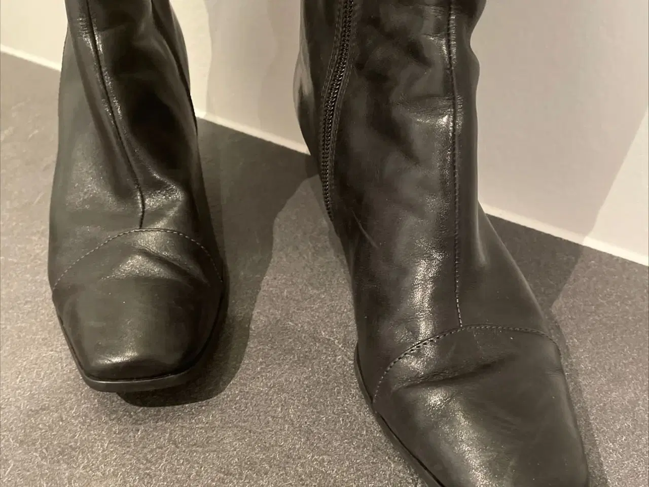 Billede 4 - Langskaftede ECCO støvler str 37 sælges