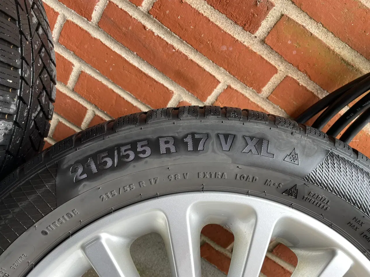 Billede 2 - Vinterhjul på VW alufælge