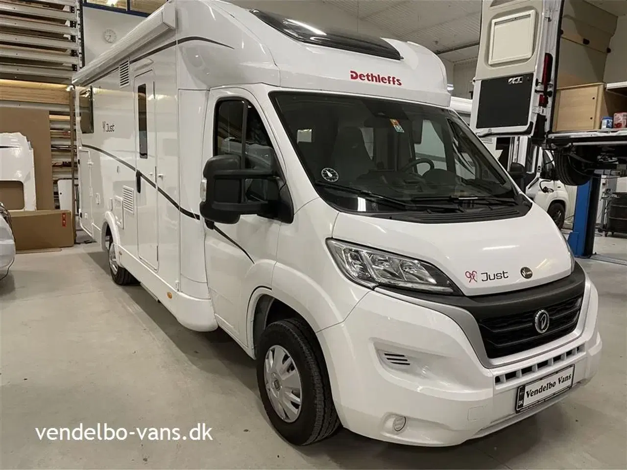 Billede 1 - 2025 - Dethleffs Just T 7052 EB - 90 Year Enkeltsenge og garage - 90 års udstyrsmodellen