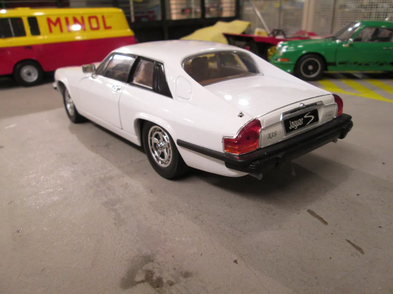 Billede 2 - Modelbil   Jaguar Xjs   Road Signature  1:18