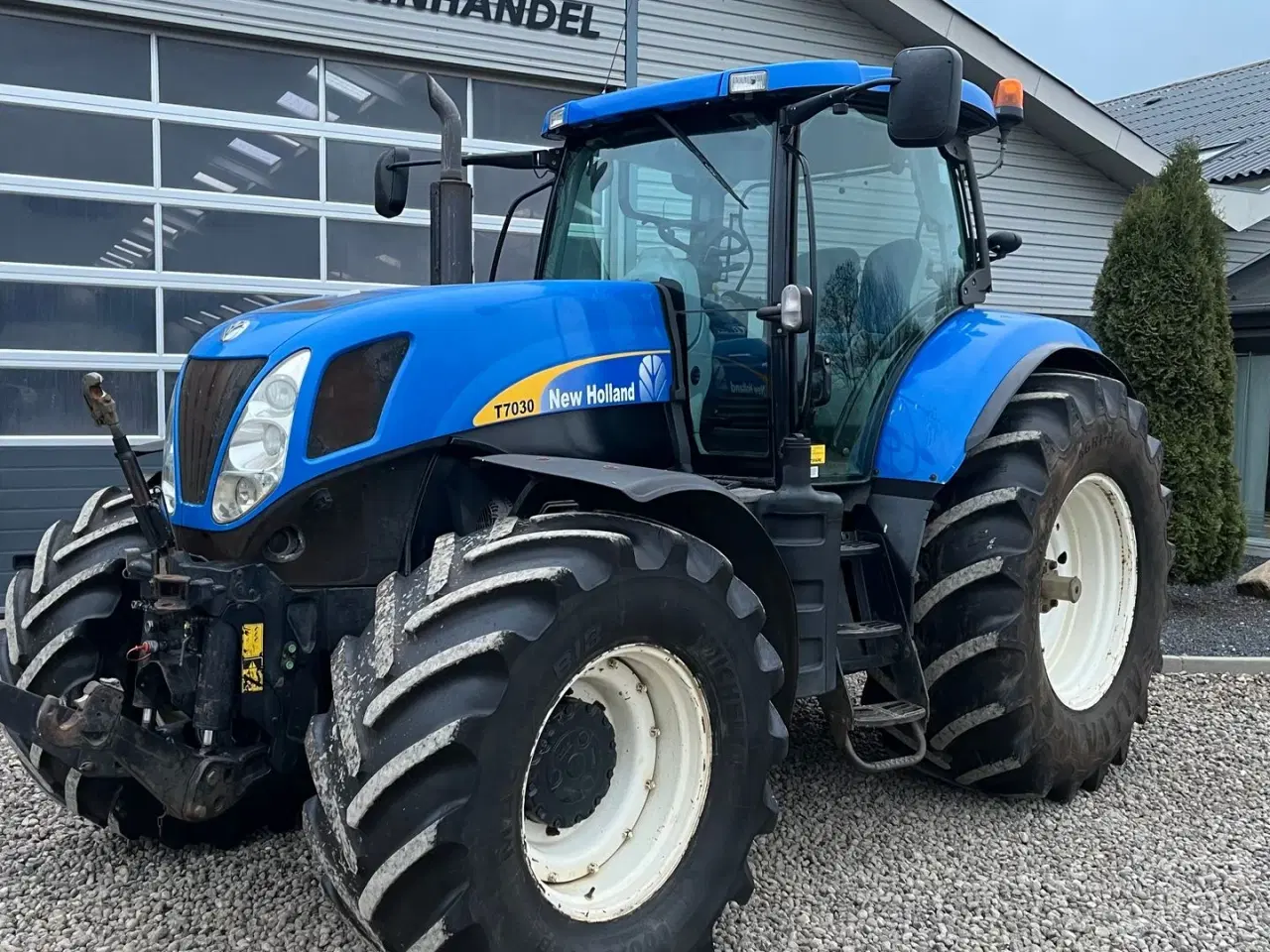 Billede 2 - New Holland T7030 Med frontlift og frontPTO