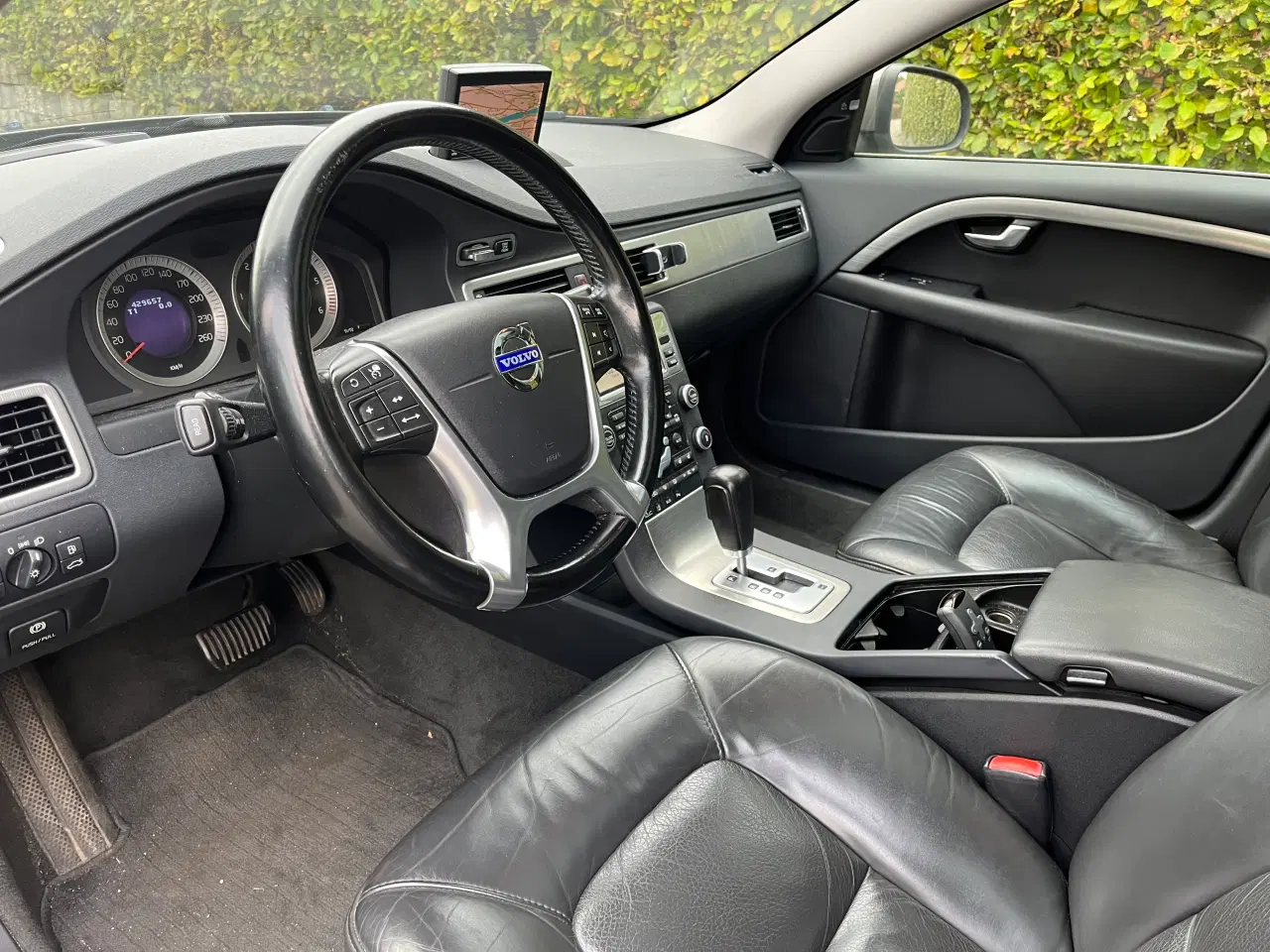 Billede 4 - Nysynet & meget velkørende Volvo V70 D5 Aut. 