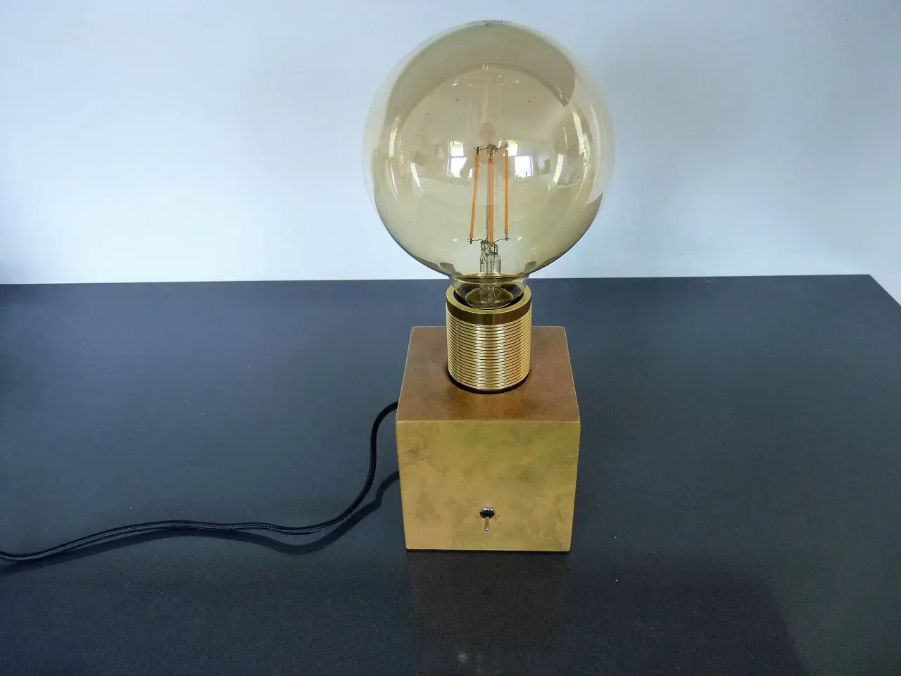 Billede 2 - Bordlampe med stor LED pære fra Lightning