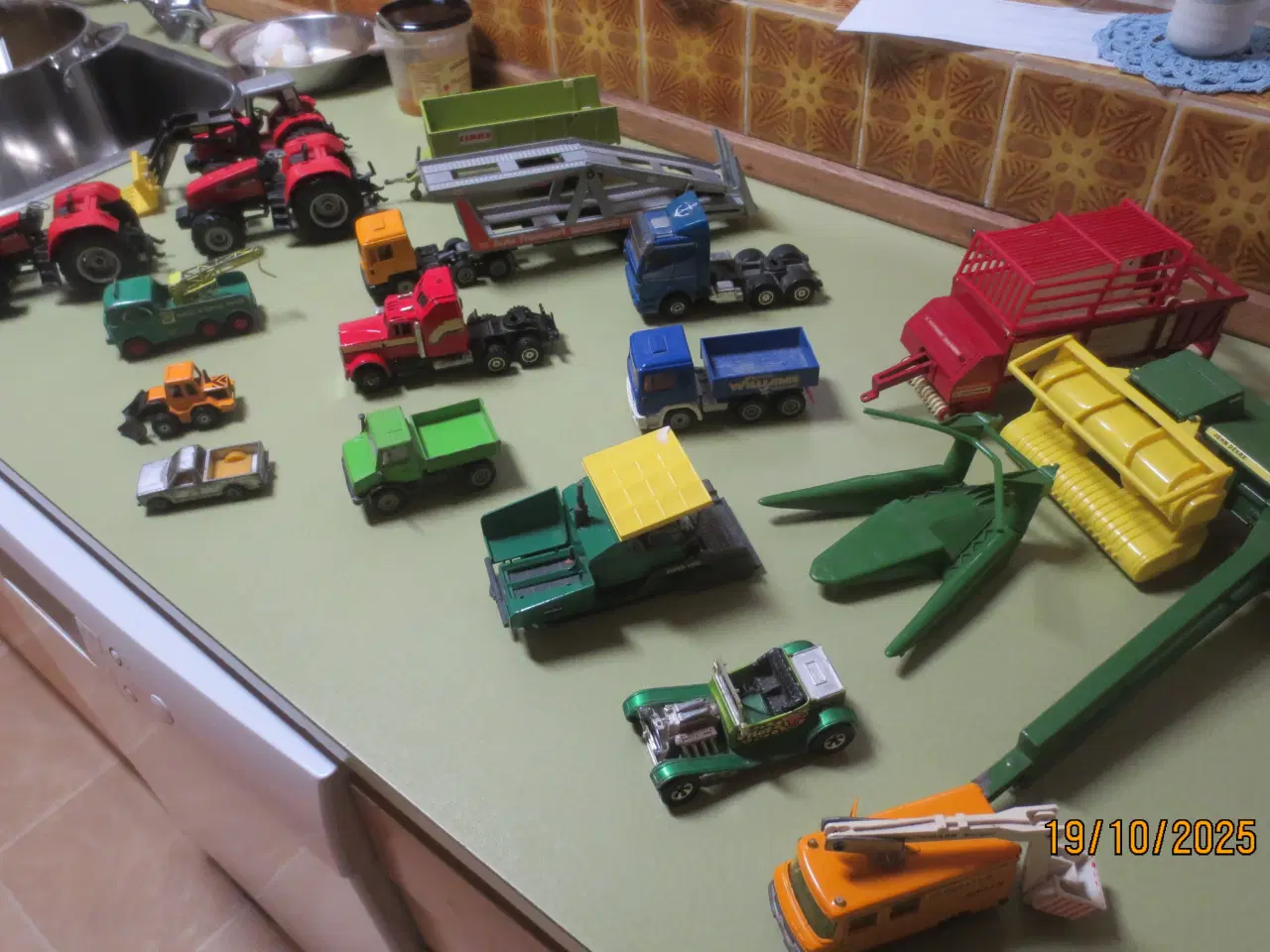 Billede 1 - Modeltraktor Og Model lastbiler i SIKU /ERTL 