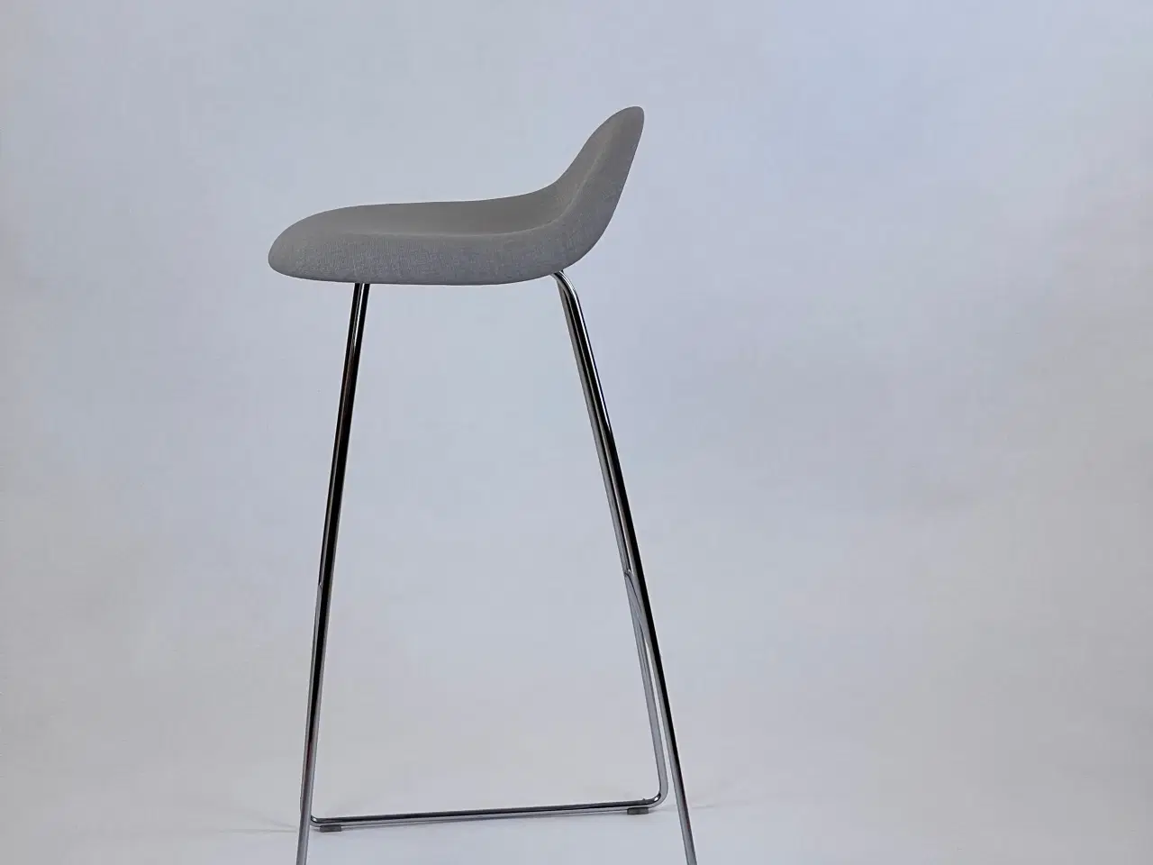 Billede 8 - GUBI | 3D Barstol - Sledge Base - Nypolstret