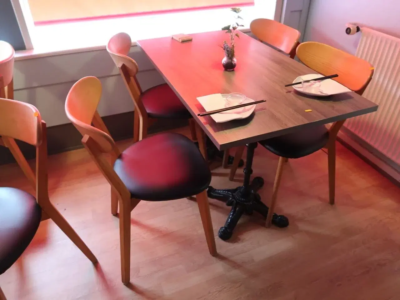 Billede 1 - Bord med 4 stk. stole