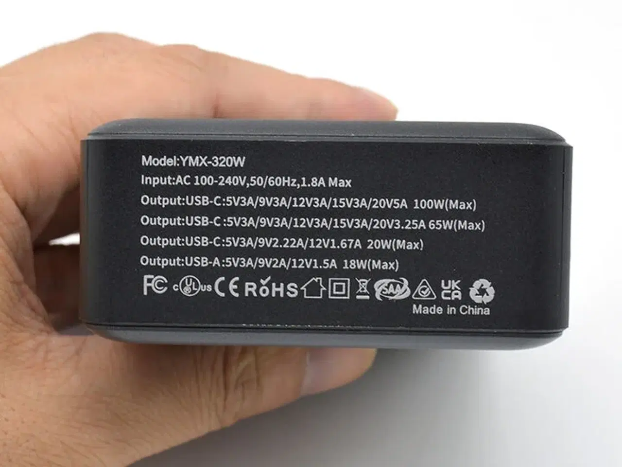 Billede 2 - Ladestation GaN 320W – 8 porte (USB-C & USB-A) – Hurtig opladning til mobil og bærbar computer