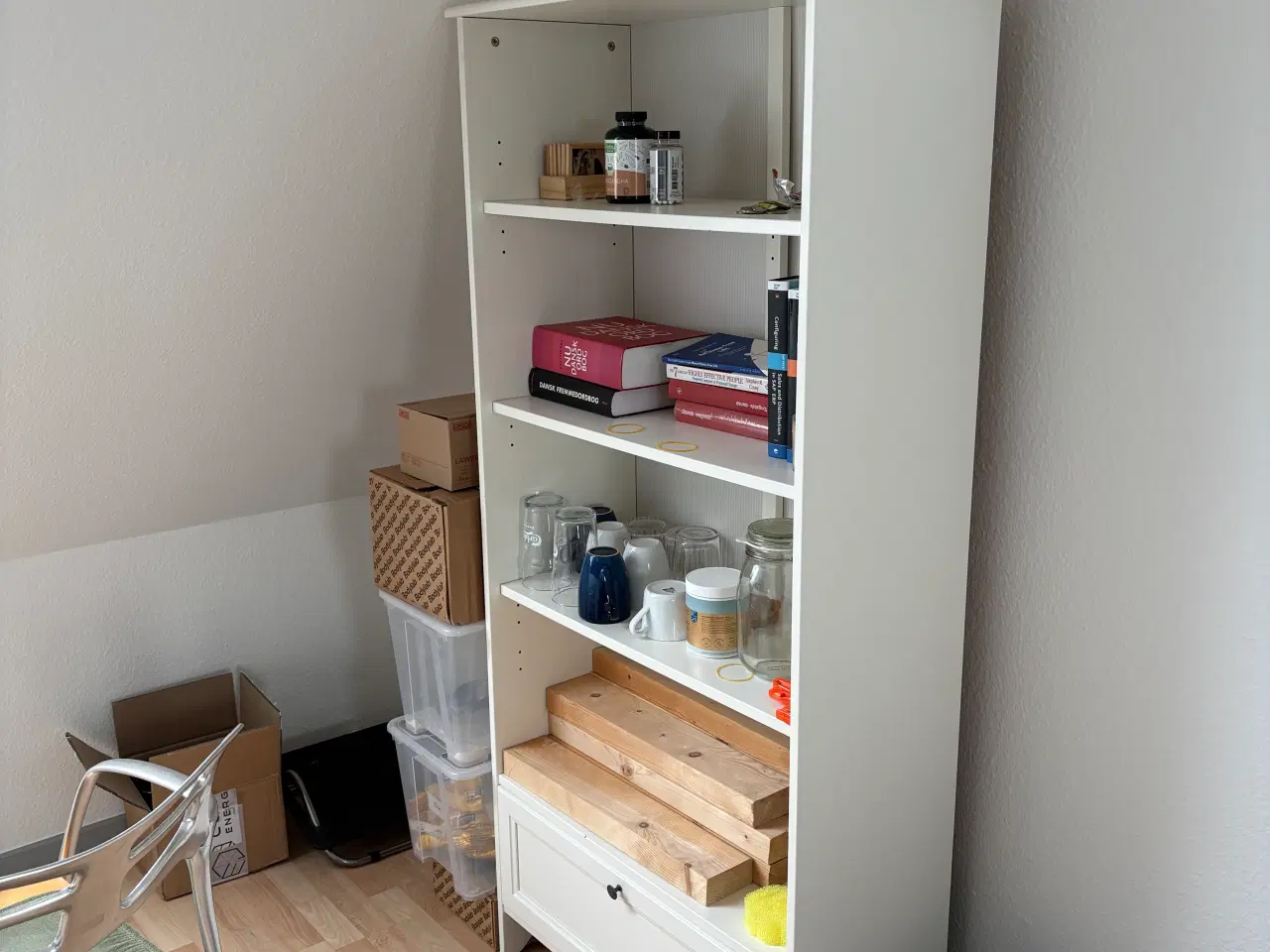 Billede 1 - Used shelf for sale.