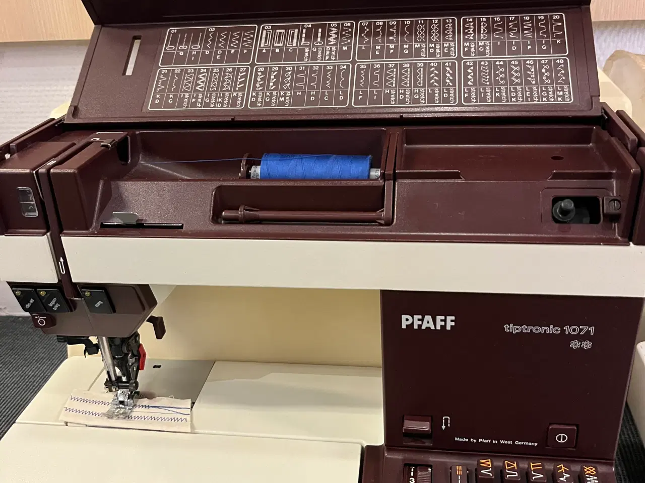 Billede 1 - Pfaff 1071 med indbygget overtranspotør.