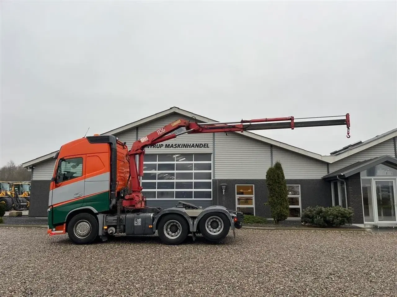 Billede 4 - Volvo FH 500 6x4 med tandemløft og aftagelig HMF 1150 kran+ 2 strengs hydraulik