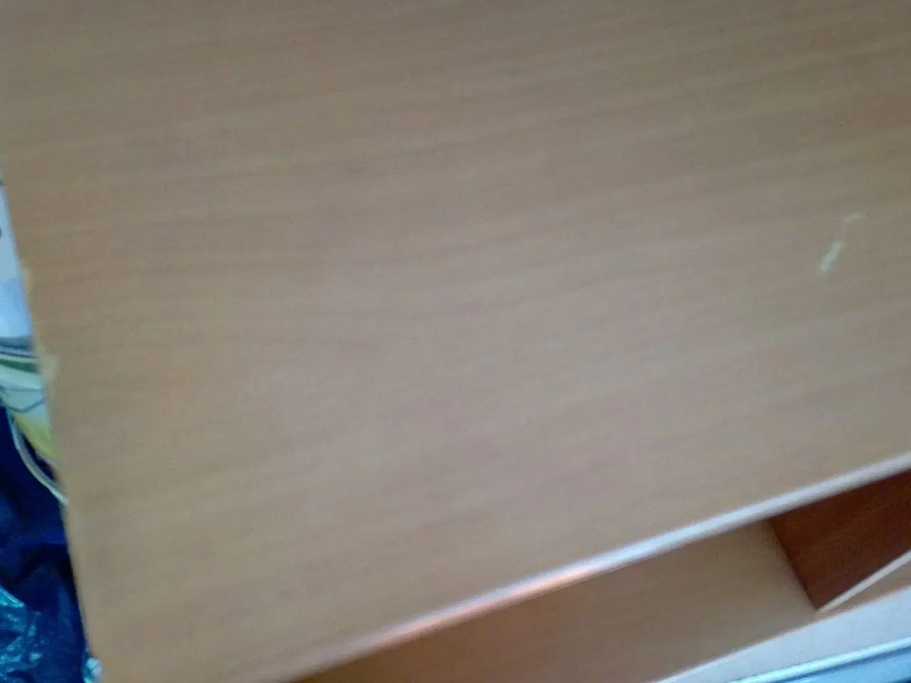 Billede 2 - Har denne hylde med 4 rum det er bøge laminat 