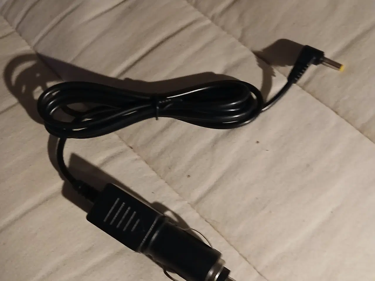 Billede 9 - bærbar dvd med remoter sælges