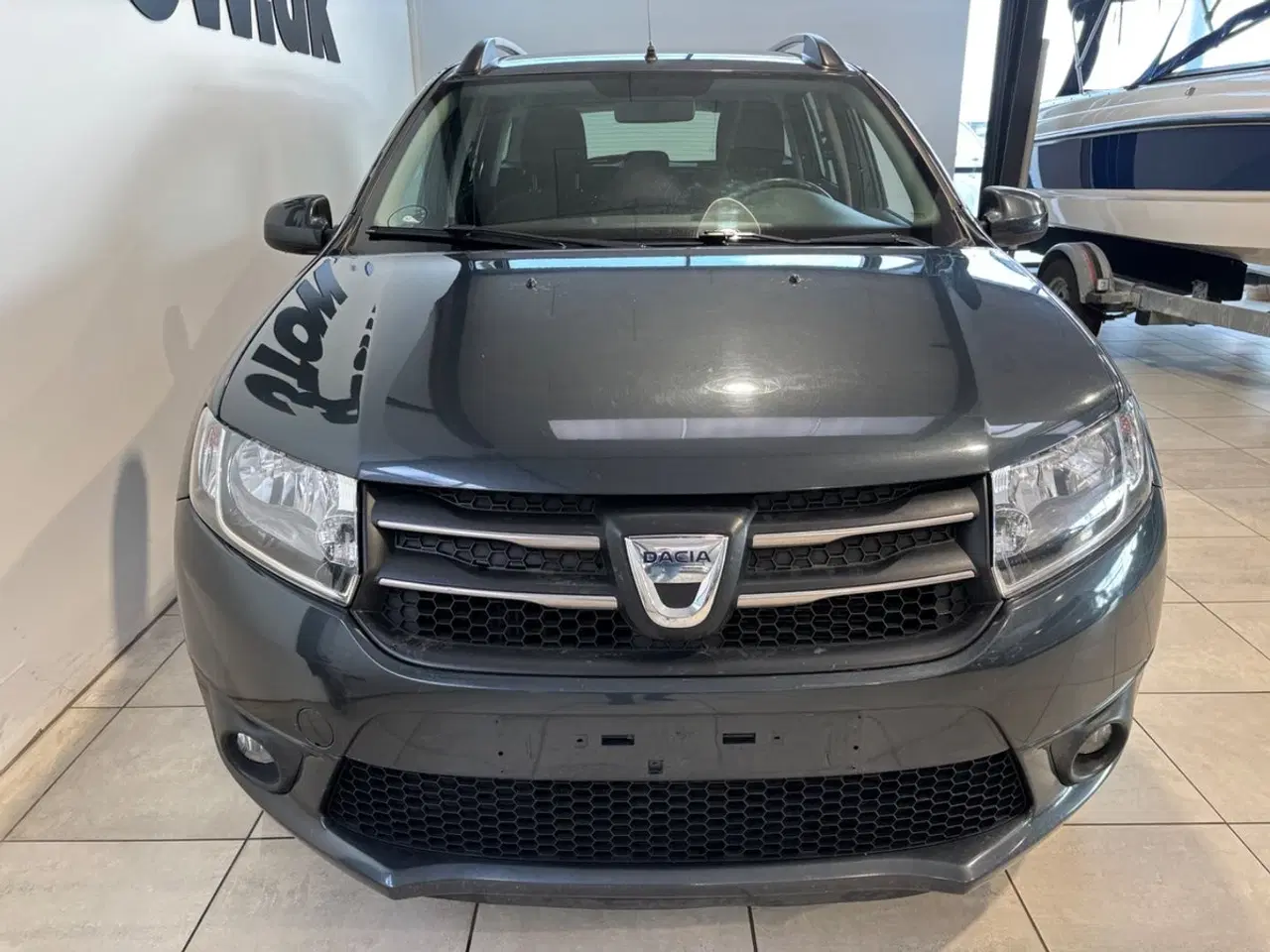 Billede 9 - Praktisk og rummelig stationcar, til små penge!