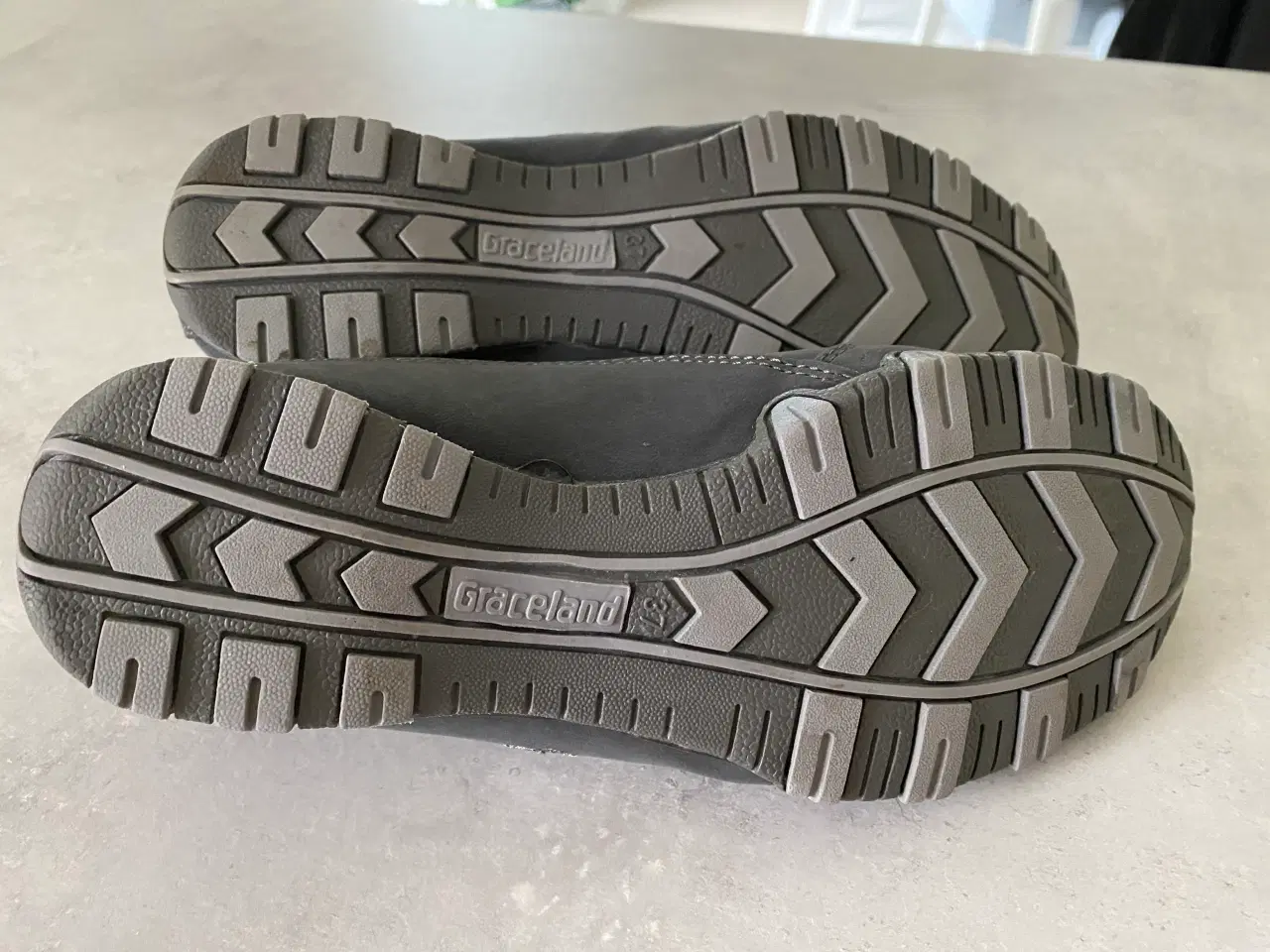 Billede 3 - Grå sportssko størrelse 37