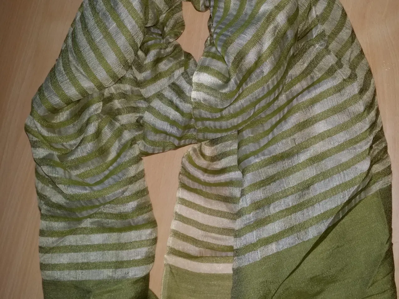 Billede 1 - Tørklæde 	