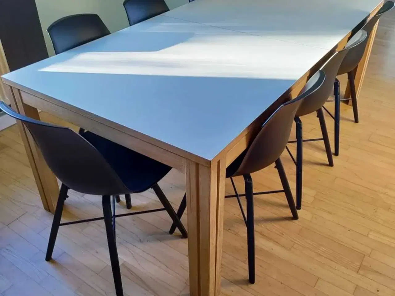 Billede 5 - Lækkert spisebord til hverdag og fest - op til 20!