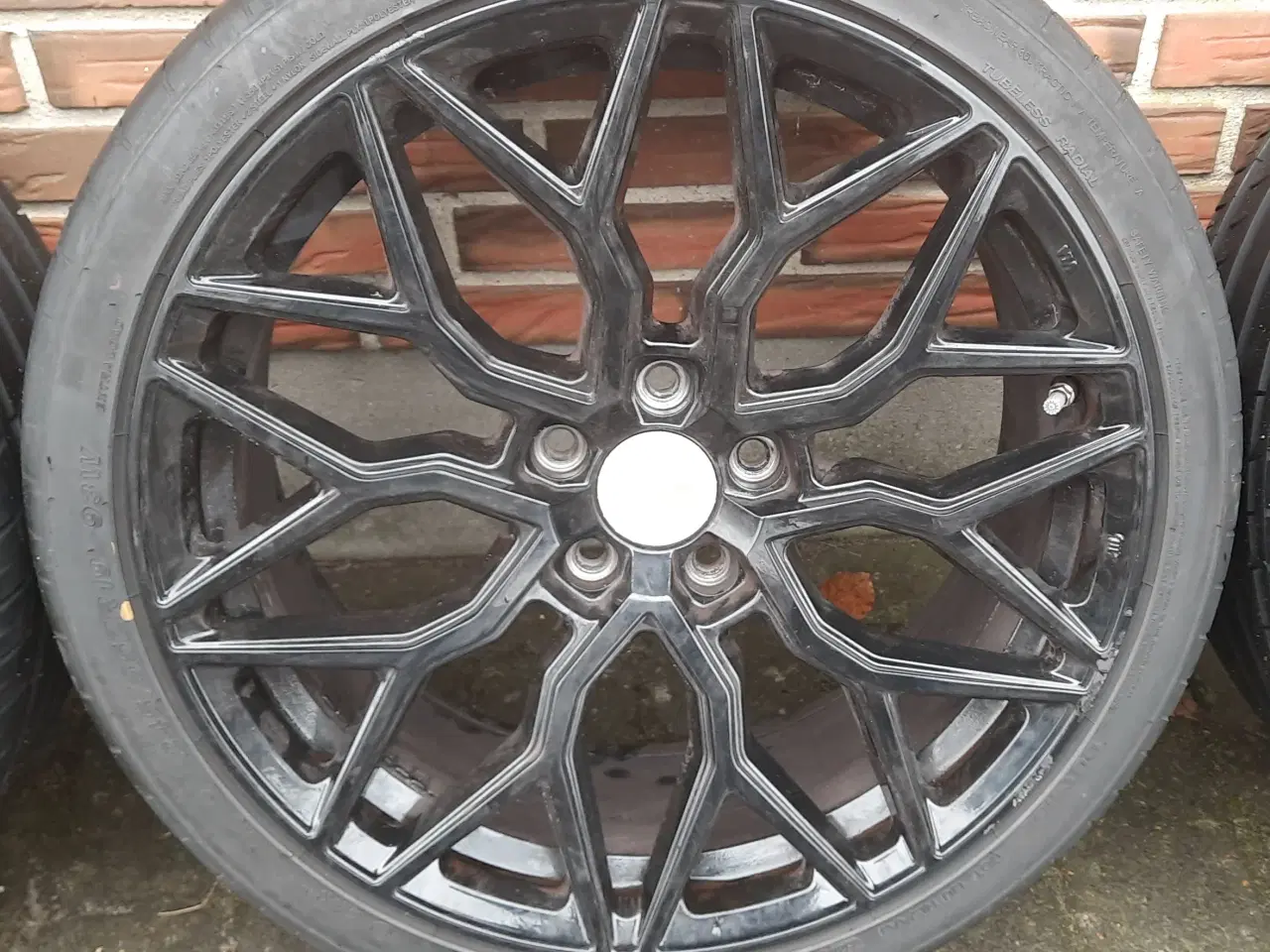 Billede 2 - Flotte sorte 19" tyske La Chanti fælge og gode dæk