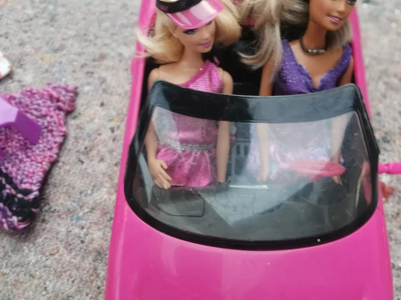 Billede 5 - Barbie Bil med alt for 5 kr