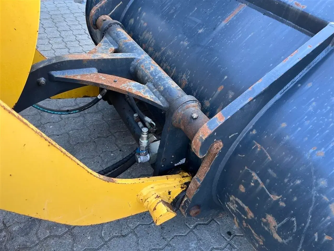 Billede 17 - Komatsu WA 70 M-8E0 med skovl og gafler