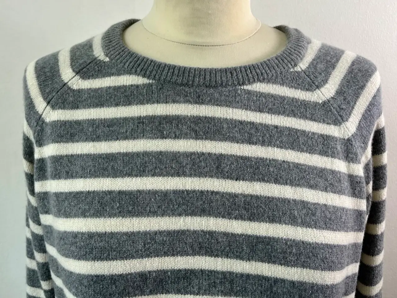 Billede 2 - GANNI, stribet strikbluse, str XL