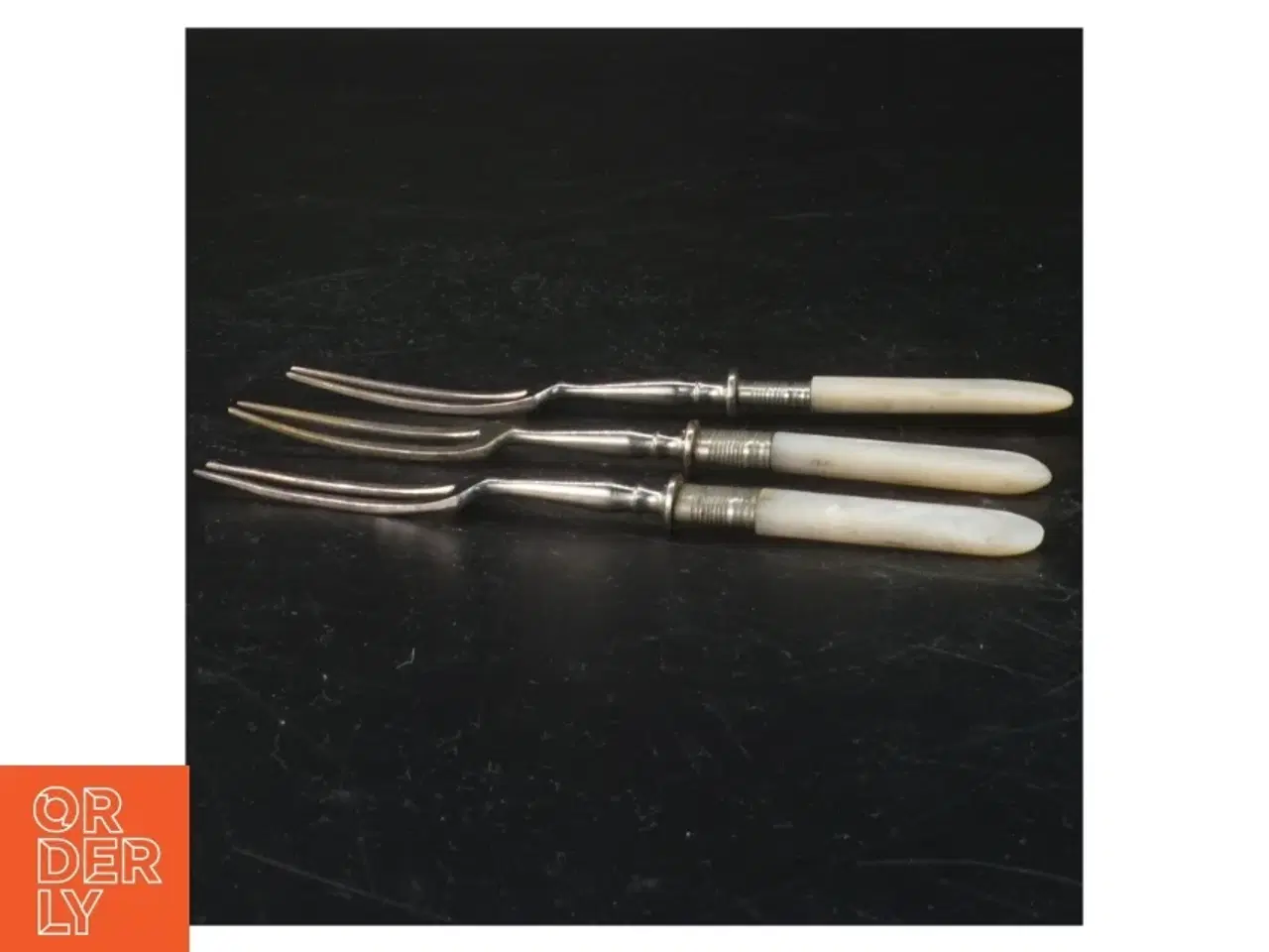 Billede 1 - Vintage pålægs gafler med perlemorhåndtag (str. 16 cm)