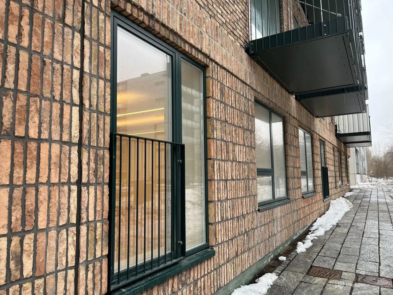 Billede 3 - Lyst kontorlokale med eget køkken og bad – tæt på metro