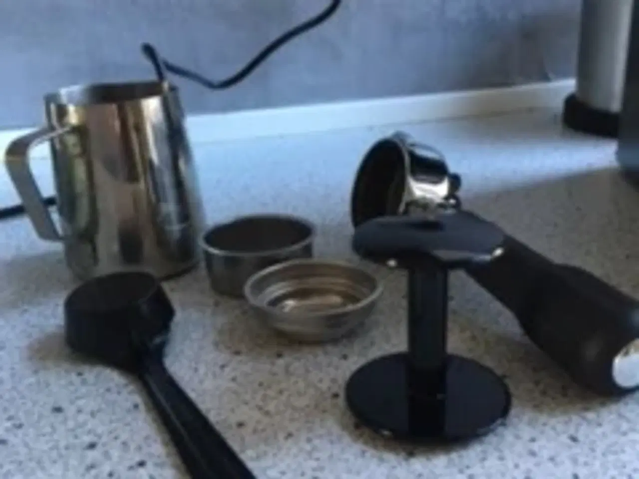 Billede 4 - espressomaskine, tilbehør og plejepakke