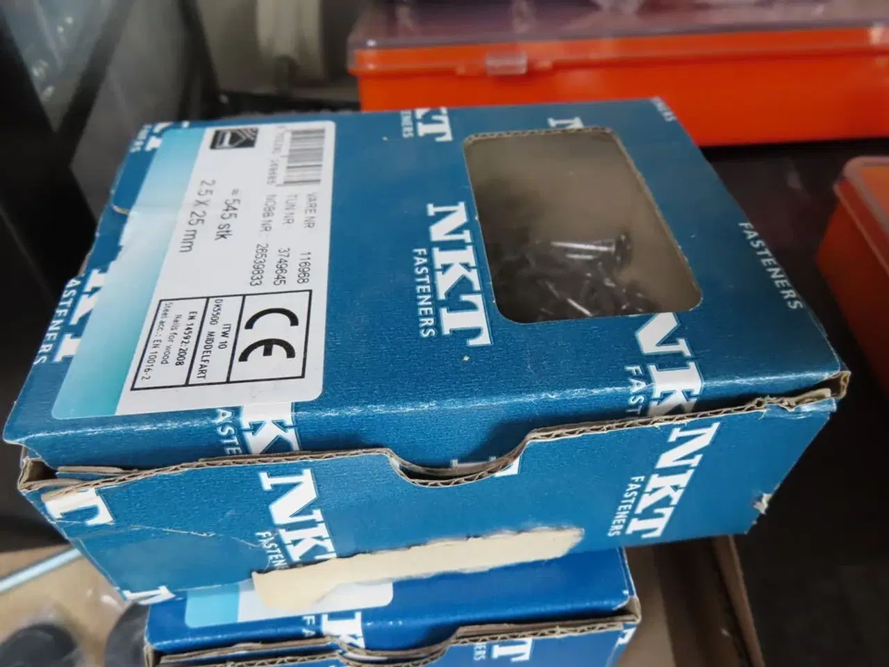 Billede 6 - Reol med indhold (Se billeder)