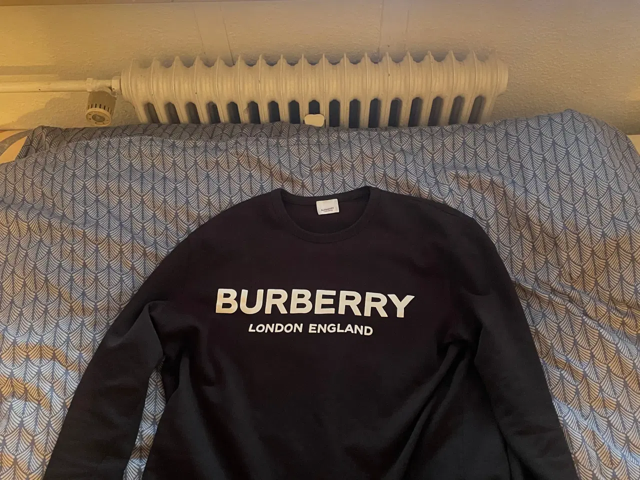 Billede 2 - Buberry trøje helt som ny