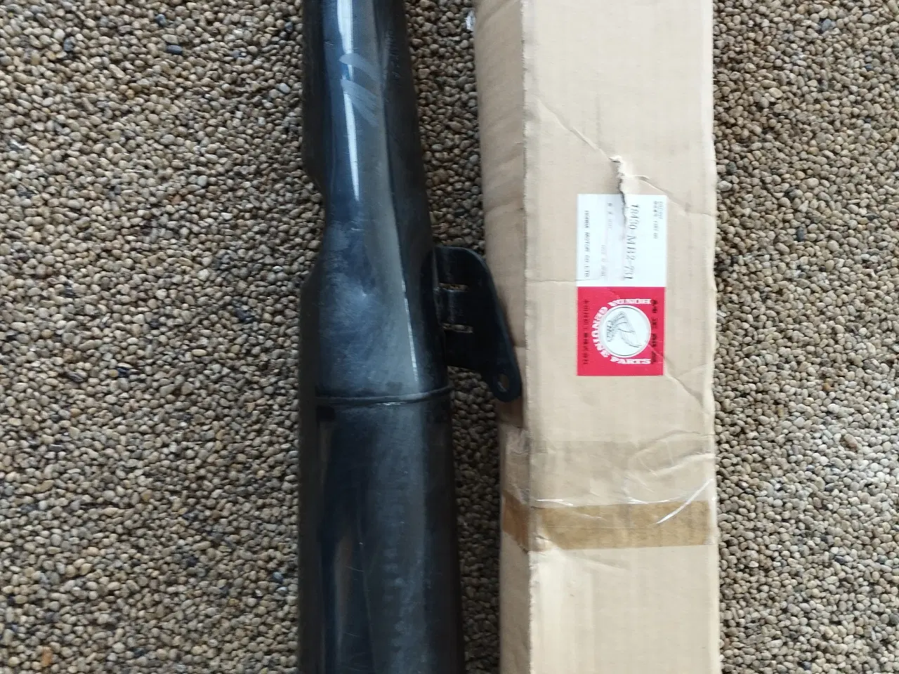 Billede 2 - Udstødning Honda VF 750 F 83/ 84 ( venstre) (50%)