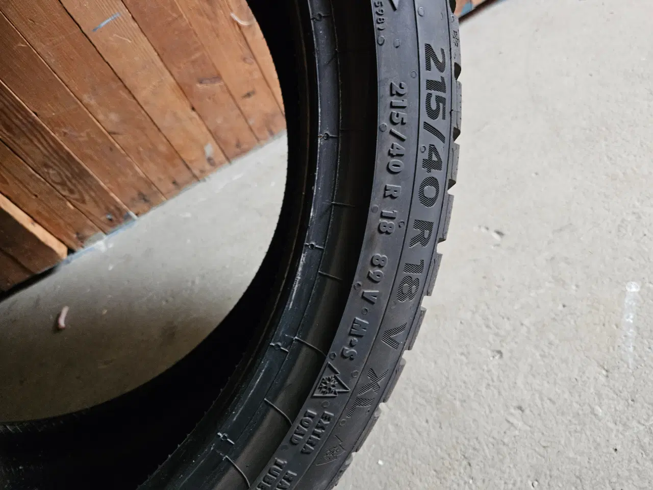 Billede 1 - Continental Wintercontact 215/40