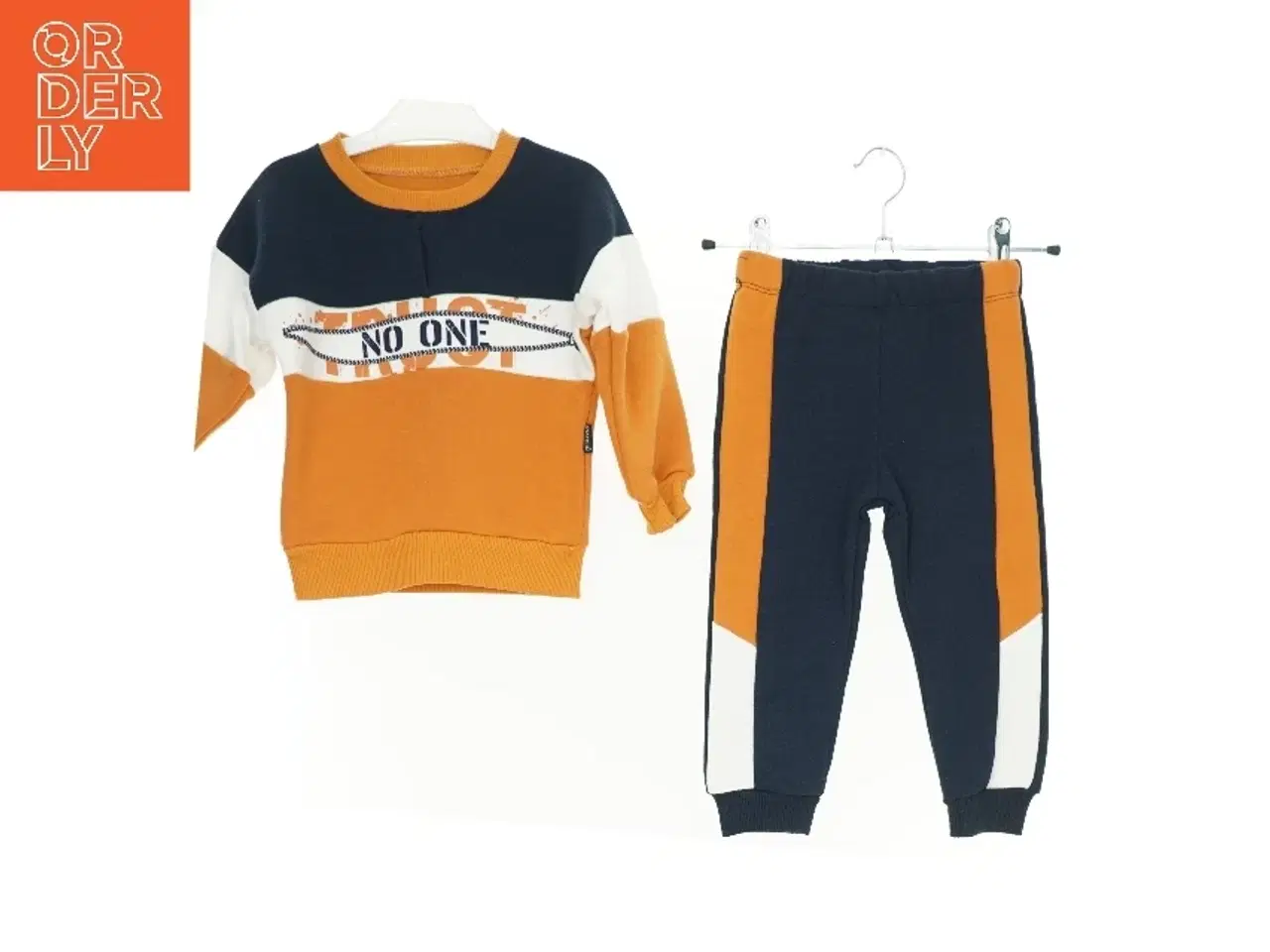 Billede 1 - Sweatpants og sweatshirt sæt str. 92 cm)