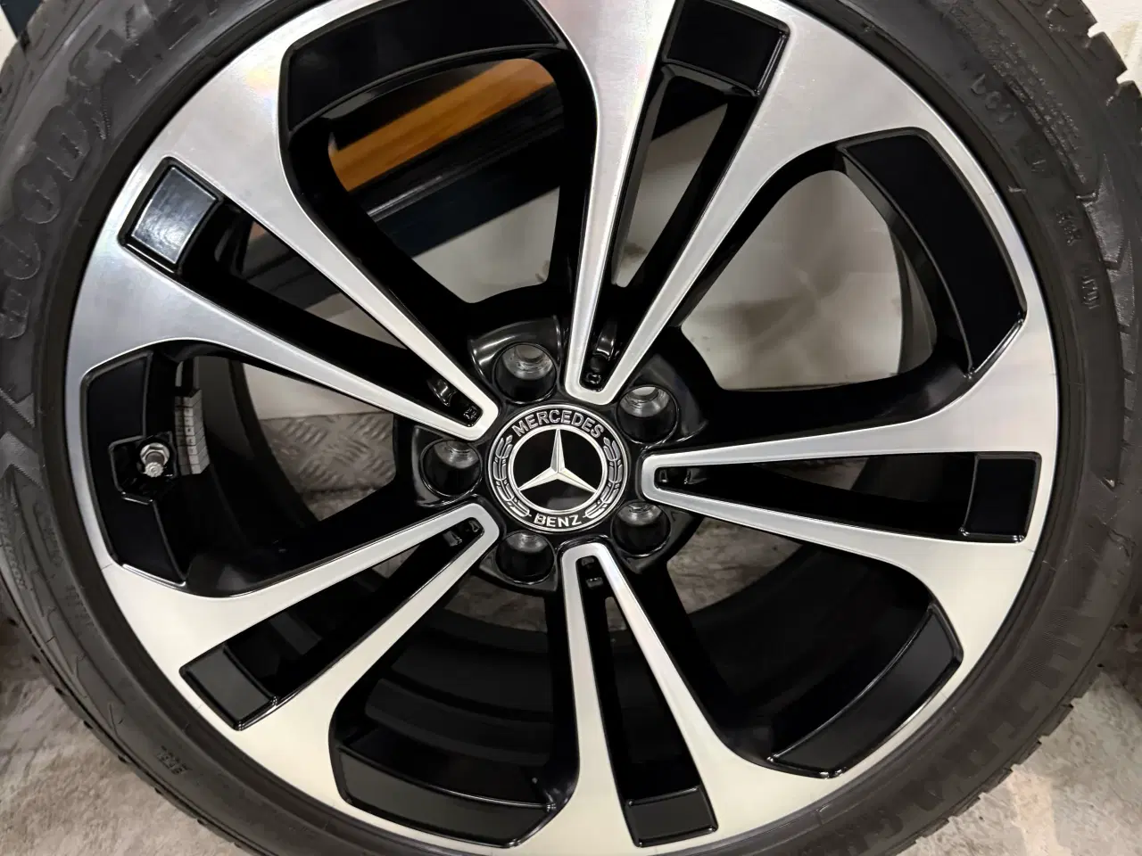 Billede 3 - Originale 18” Mercedes alufælge med vinterdæk