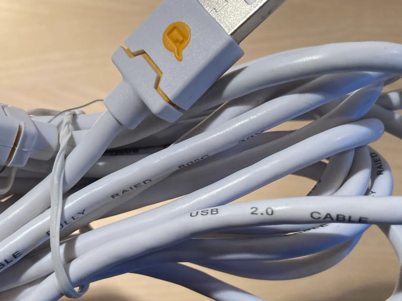 Billede 3 - Hvidt USB 2.0 kabel med USB-A/USB mini B.