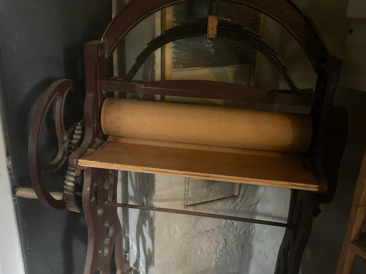 Billede 1 - Antik rulle med håndsving
