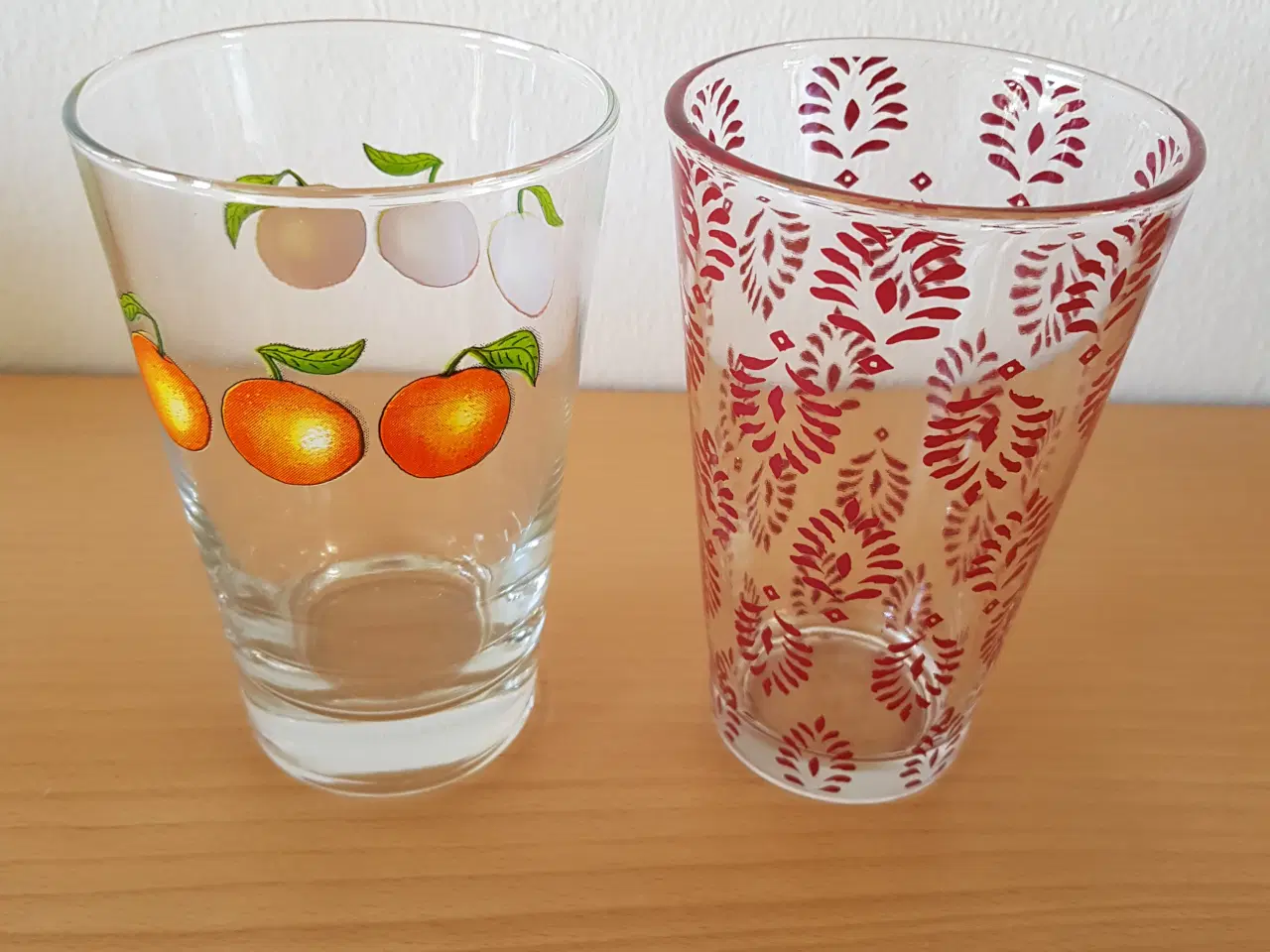 Billede 1 - 2 STK GLAS med motiver