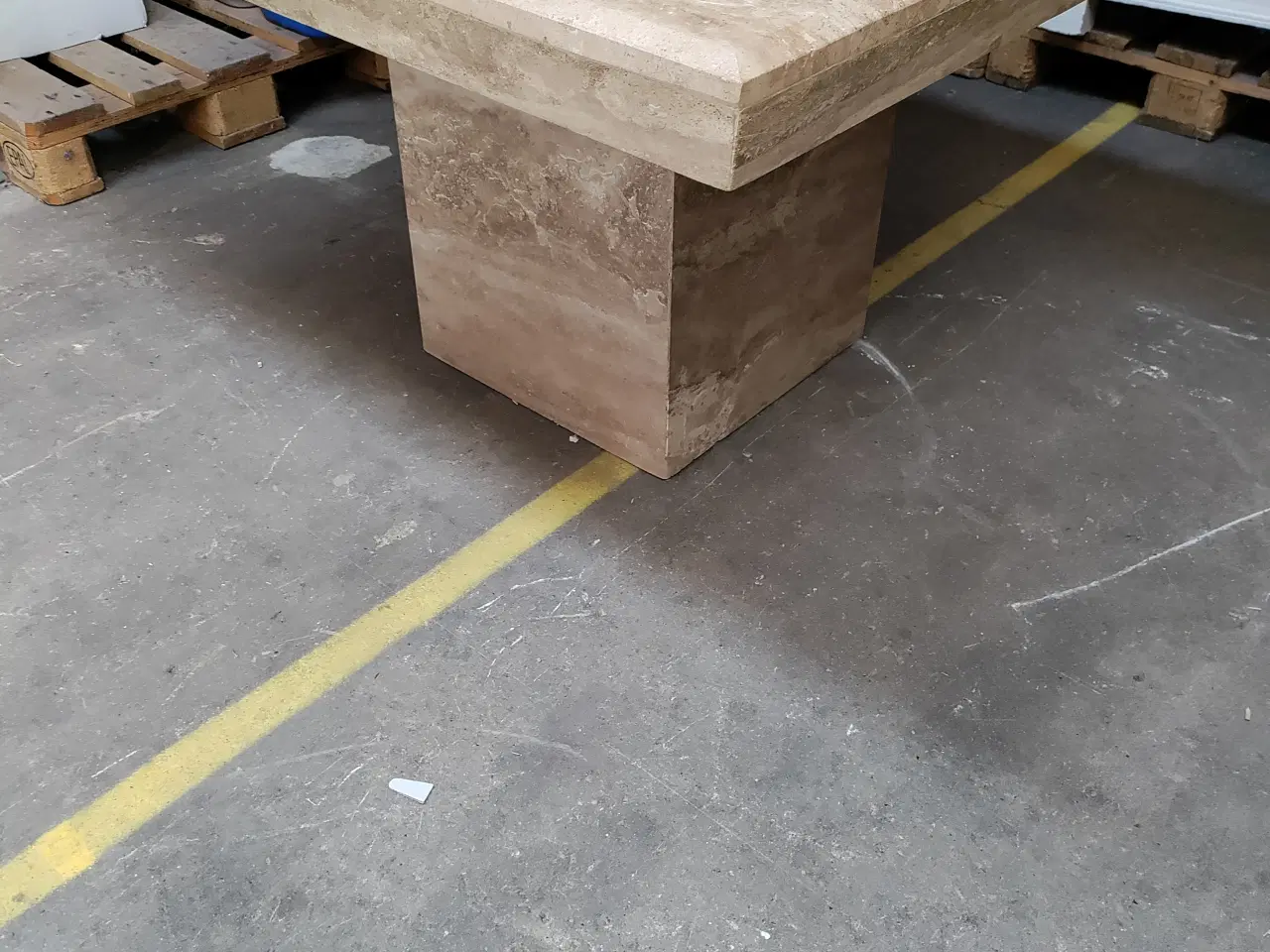 Billede 2 - Massivt travertin Bord.
