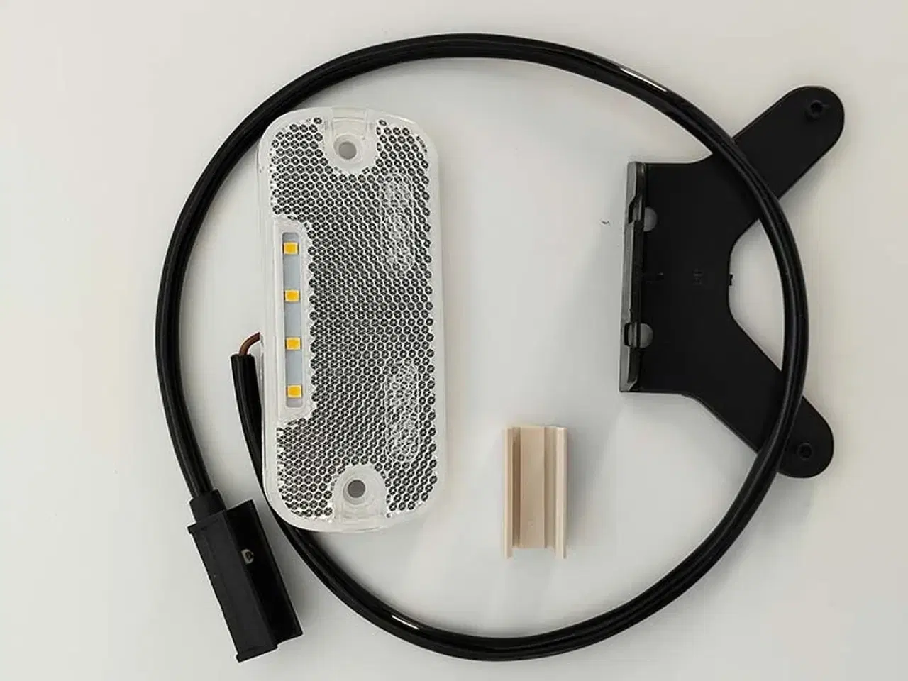 Billede 1 - Hvid sidemarkering til GN231