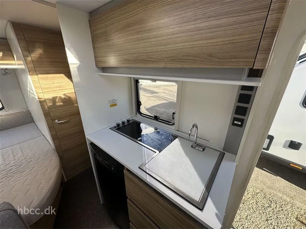 Billede 3 - 2019 - Adria Altea 472 PK Adria Altea 472 PK (2019) – Let familievogn med køjer og Ventura fortelt