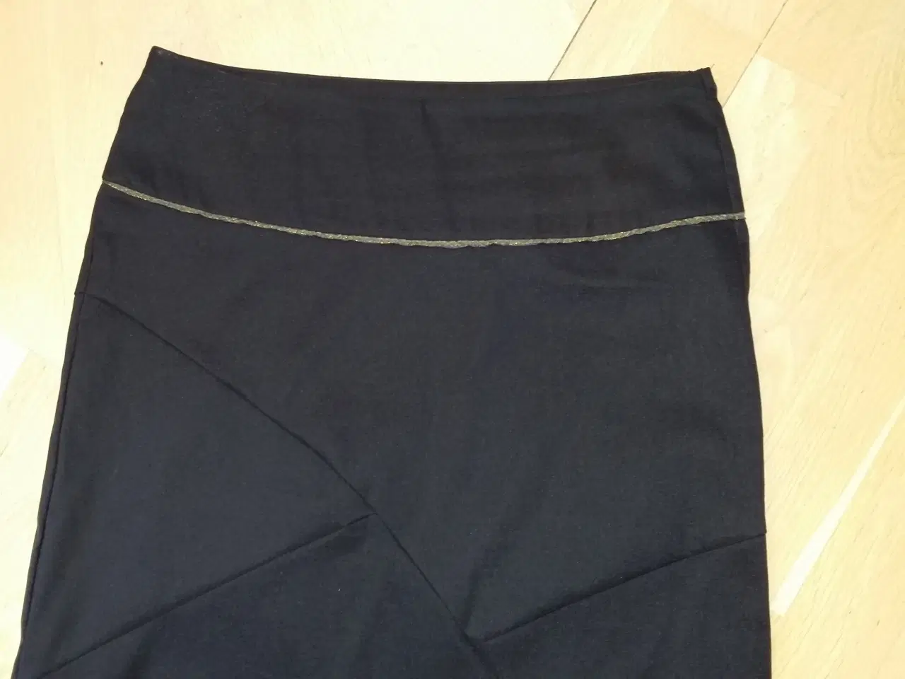 Billede 2 - Nederdel 	