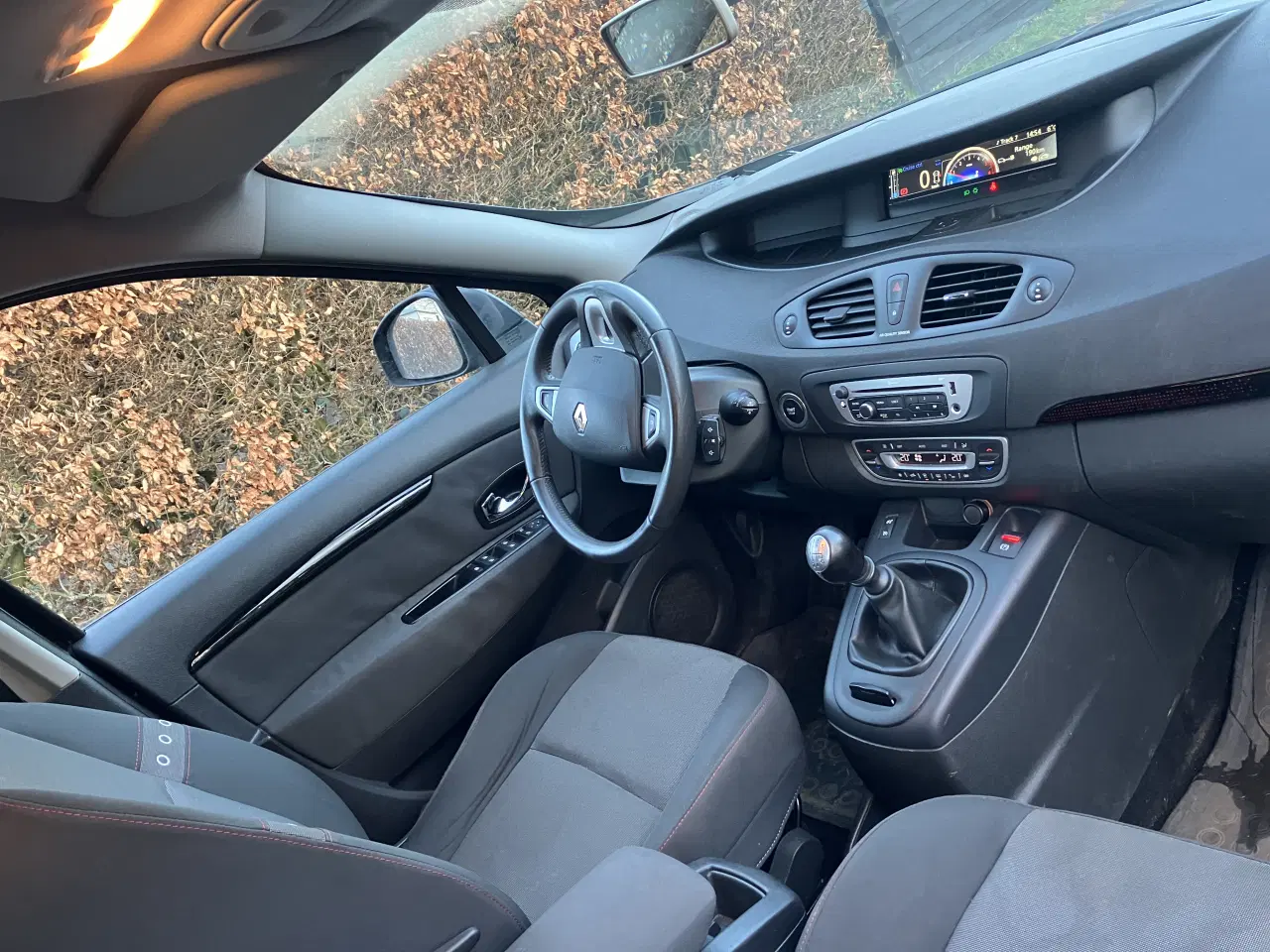 Billede 2 - 🚗 Renault Scénic 1.5 dCi – 2012 – Diesel – Træk 