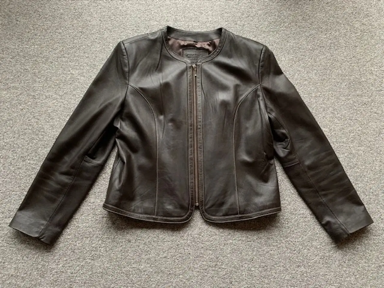 Billede 2 - Skindjakke brun str. 44 - begrænset brugt/som ny