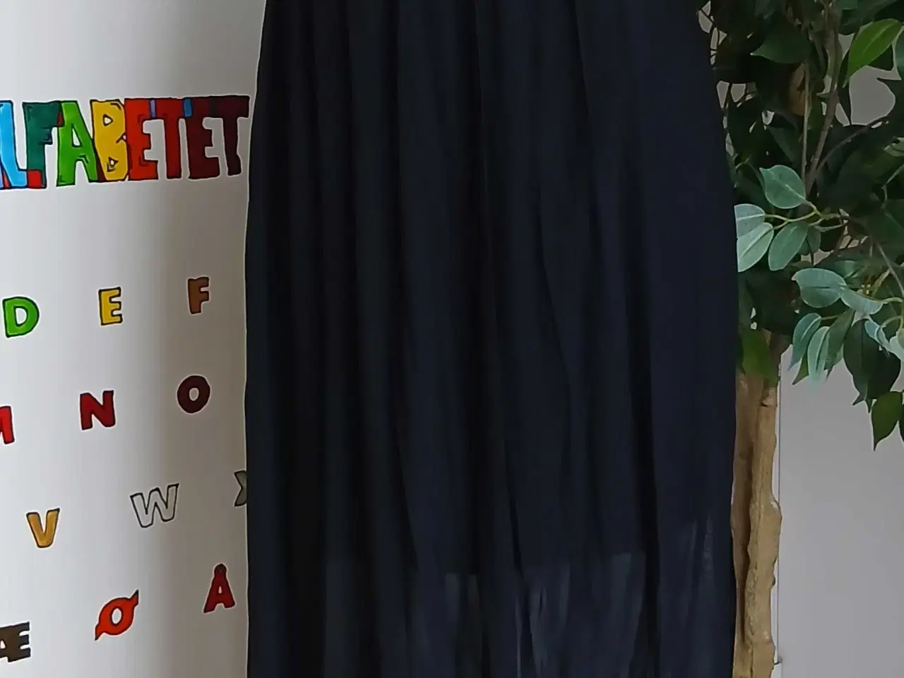 Billede 1 - Kjole. Warehouse. Large/40